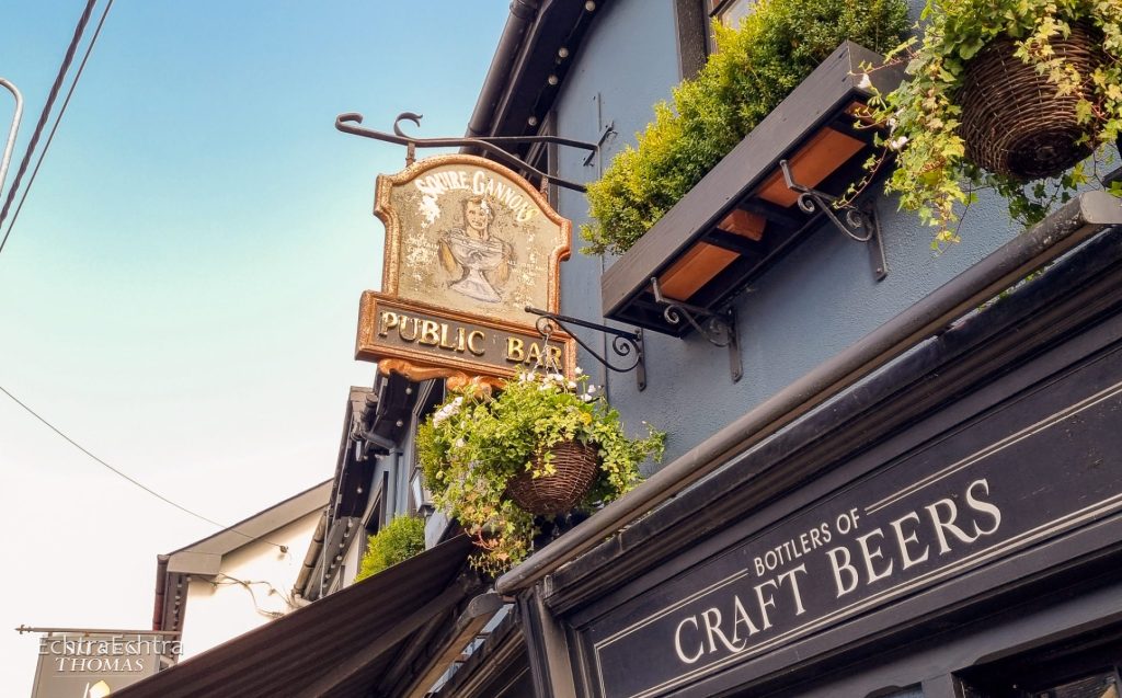 Sign showing Squires Gannon Pub in Kildare